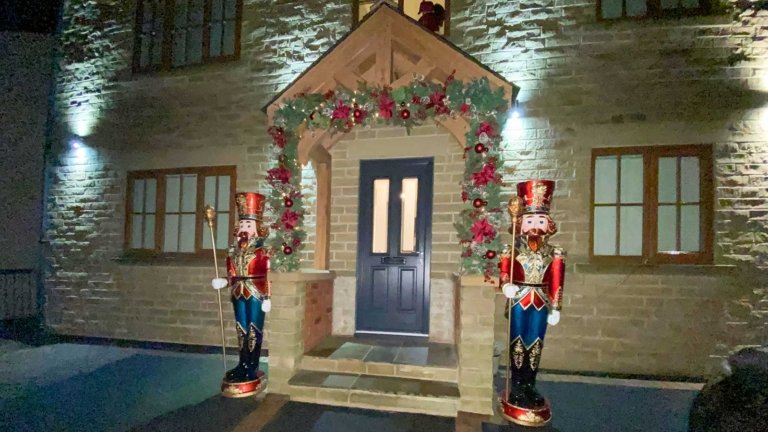 Oak Porch, Christmas Porch, Decorated Oak Porch, Nutcracker Soldiers,