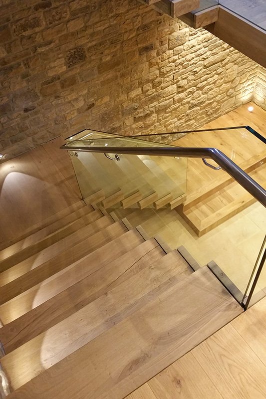 Oak tred staircase